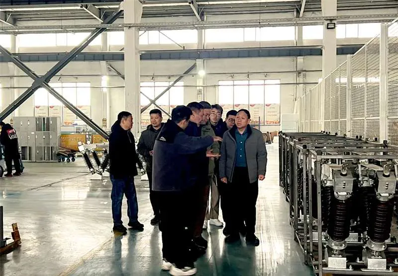A Kazakhstani customer visited Chennuo Group for the second time and highly praised the disconnect switch products